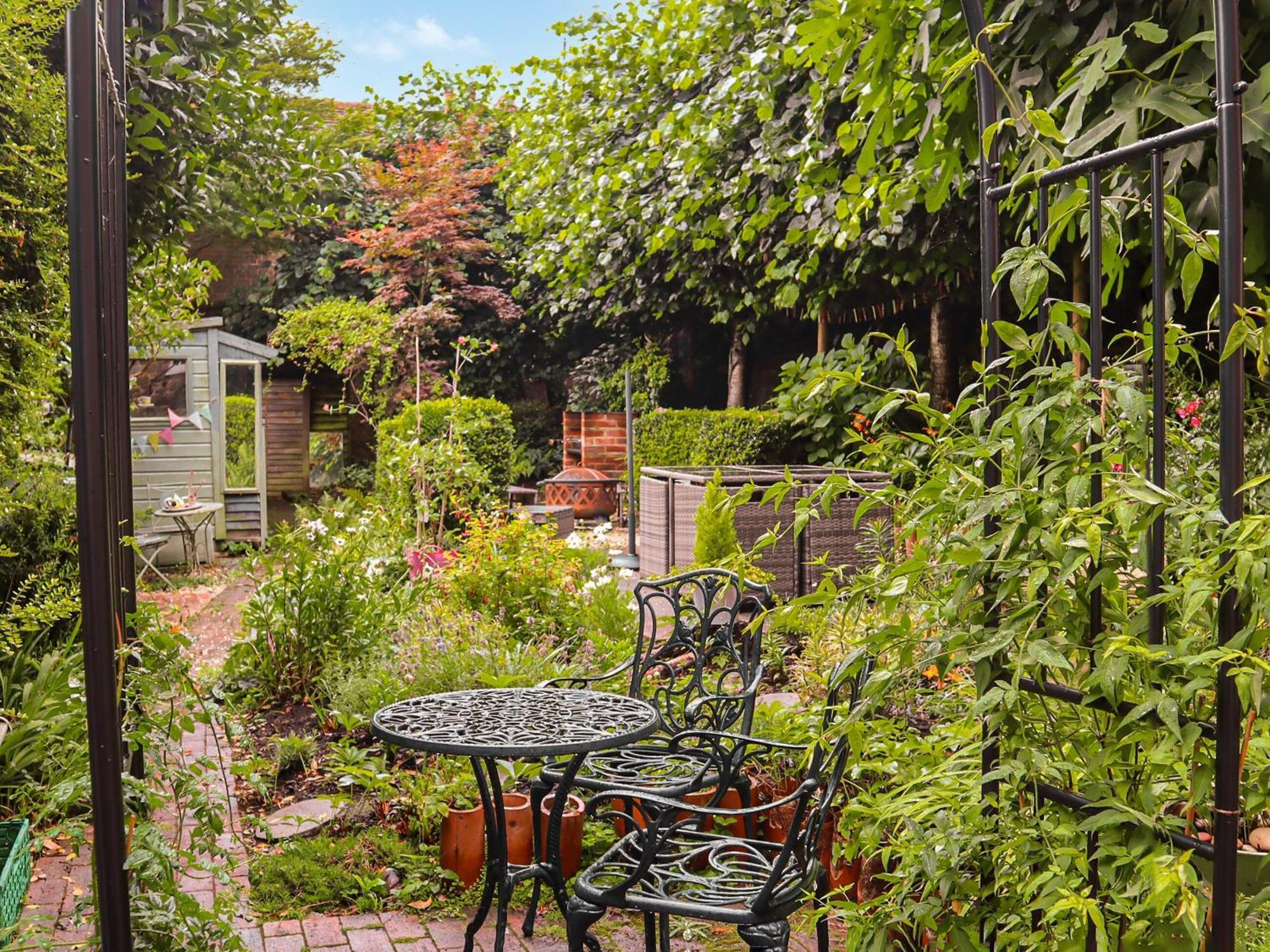 Cobblers Cottage Petworth Exterior photo